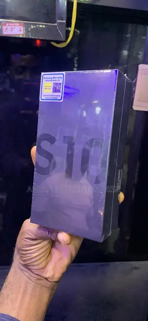 New Samsung Galaxy S10 128 GB Black