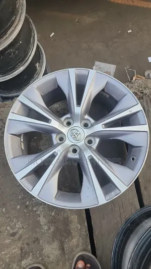 18inch Toyota Highlander 2015 Rim.