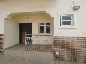 3bdrm Block of Flats in Resettlement, Apo District for rent