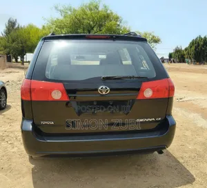 Toyota Sienna CE 8 Passenger 2010 Black