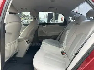 Hyundai Sonata Sport 4dr Sedan (2.4L 4cyl 6A) 2015 Red