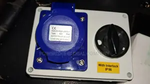 32amps Industrial Socket 3pin for Factories/ Warehouses/
