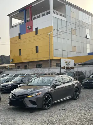 Toyota Camry XSE FWD (2.5L 4cyl 8AM) 2018 Gray