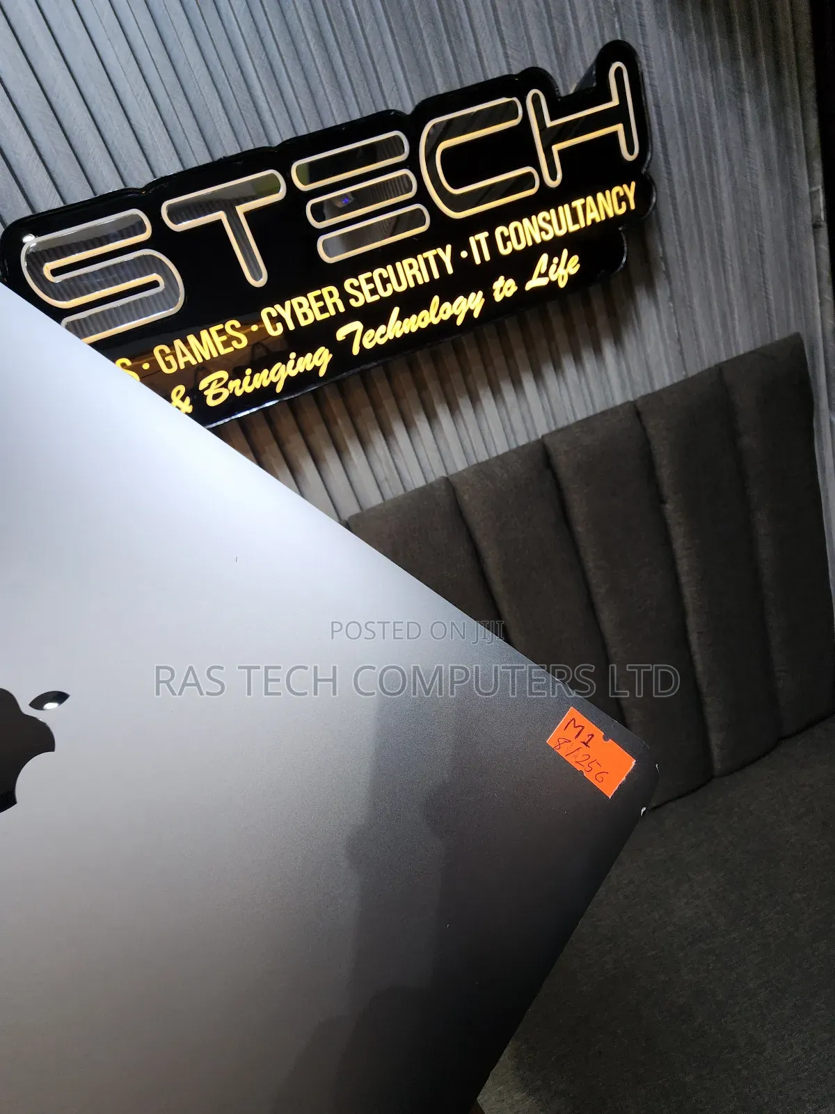 Laptop Apple MacBook Pro 2020 M1 8GB Apple M1 SSD 256GB