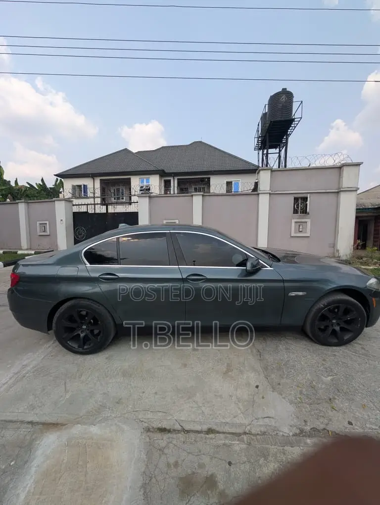 BMW 523i 2012 Gray
