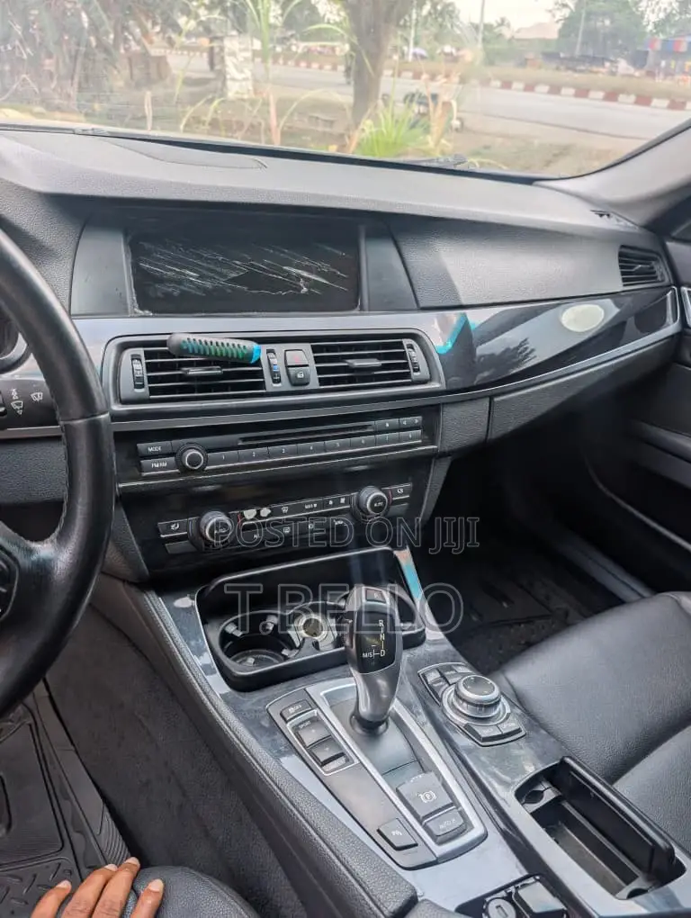 BMW 523i 2012 Gray