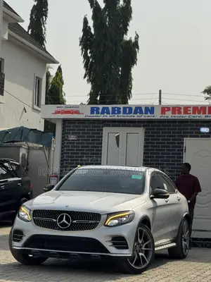Mercedes-Benz GLC-Class 2019 Blue
