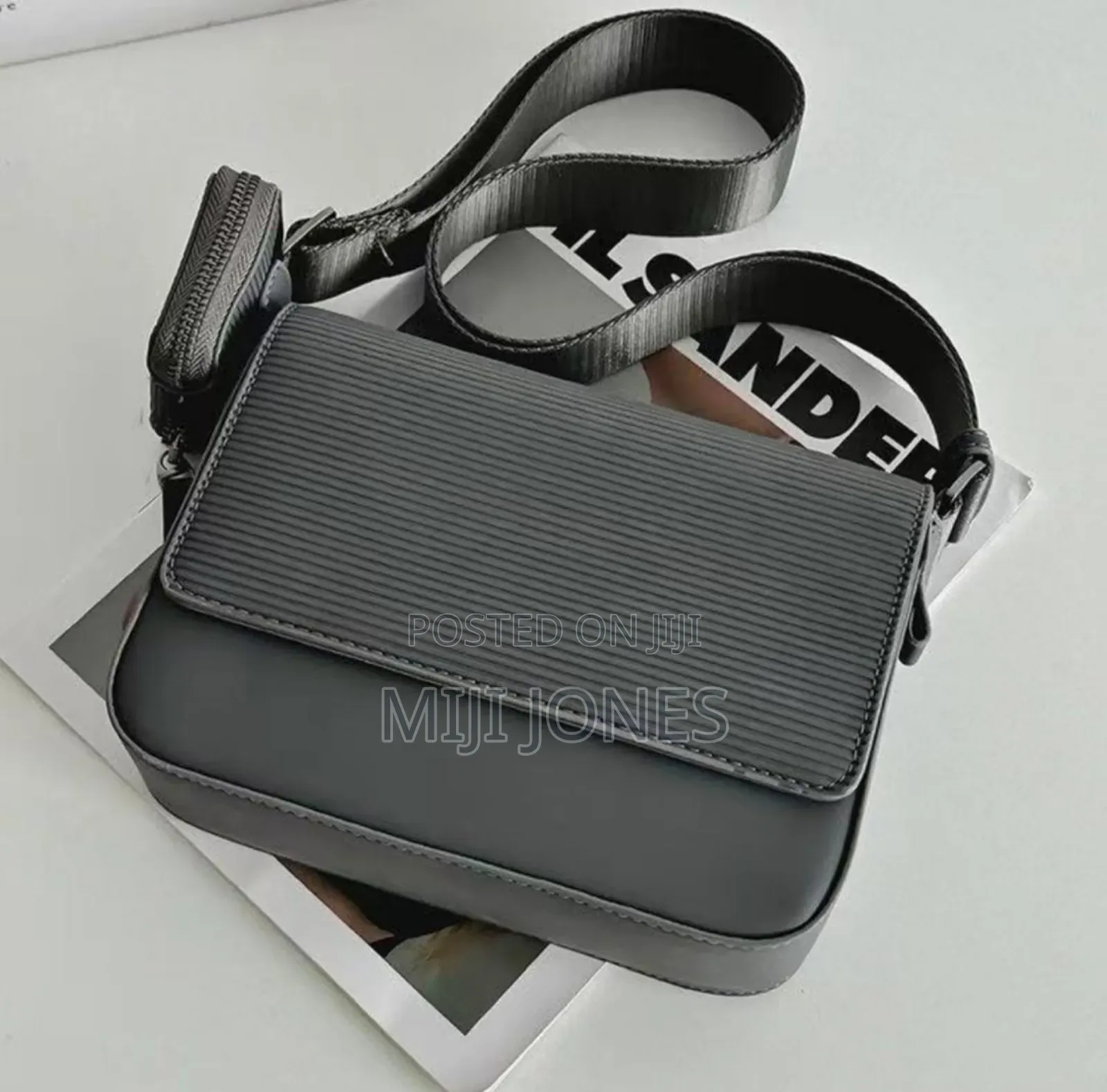 "Zara Crossbody - Chic & Compact"
