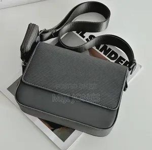 "Zara Crossbody - Chic & Compact"