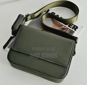 "Zara Crossbody - Chic & Compact"