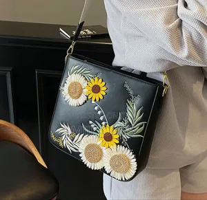 "Sunflower Bloom Messenger Bag" 🌻