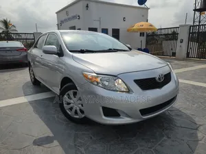 Toyota Corolla Base 4dr Sedan (1.8L 4cyl 5M) 2009 Silver