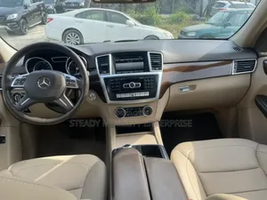 Mercedes-Benz M Class ML350 4MATIC 4dr SUV AWD (3.5L 6cyl 7A) 2014