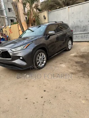 Toyota Highlander Limited AWD 2023 Gray