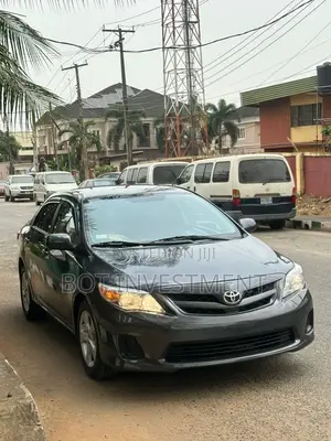 Toyota Corolla L 4dr Sedan (1.8L 4cyl 5M) 2012 Gray