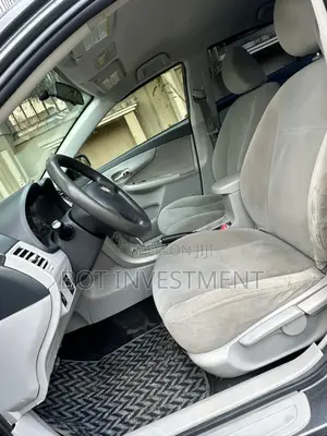 Toyota Corolla L 4dr Sedan (1.8L 4cyl 5M) 2012 Gray