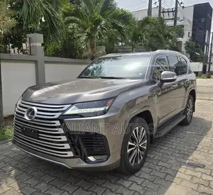 Lexus LX 600 2022 Gray