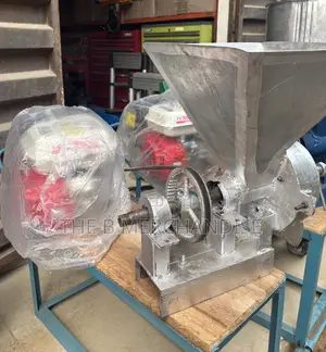 Petrol Corn/Grain Grinding Machine