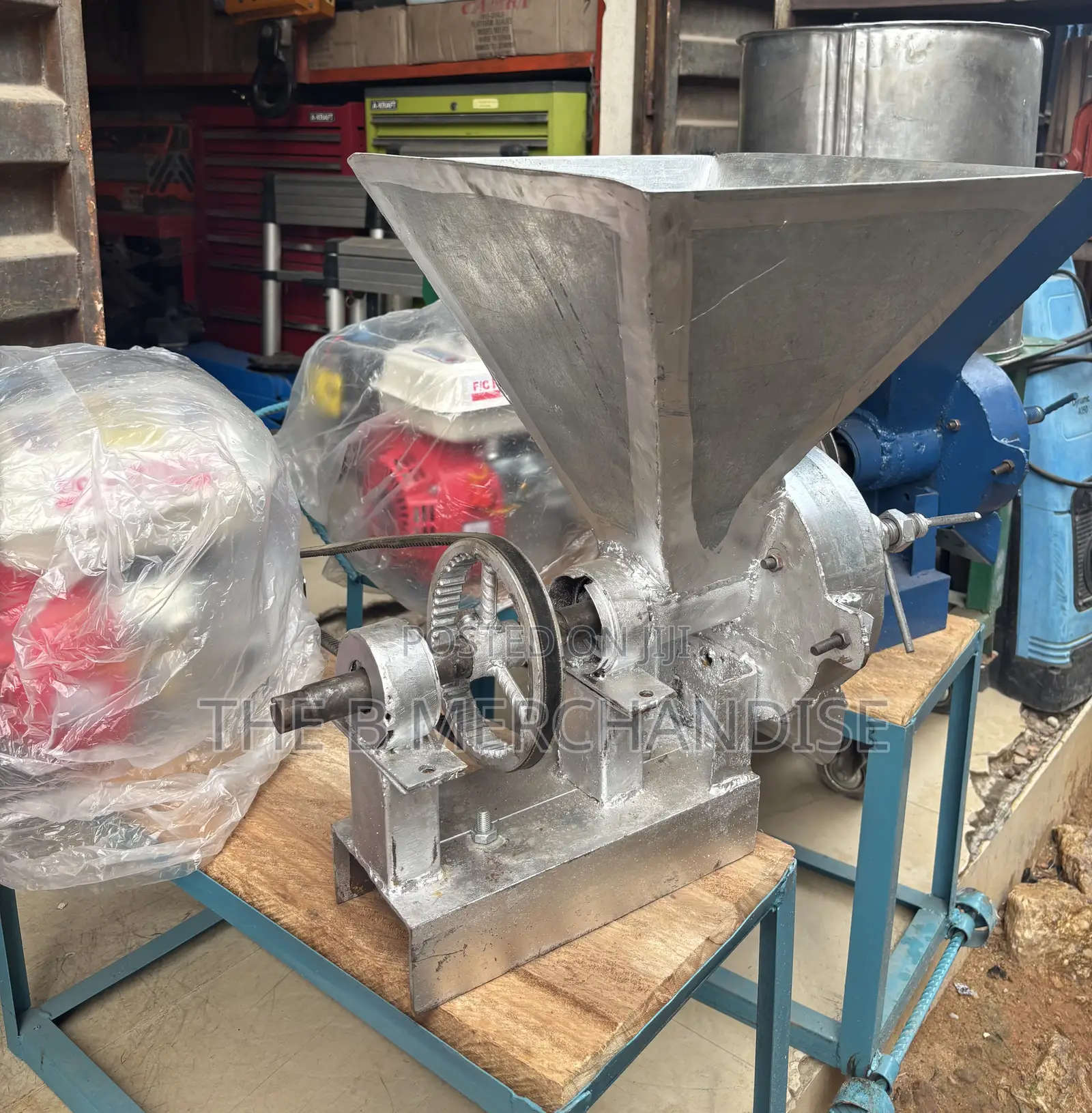 Petrol Corn/Grain Grinding Machine