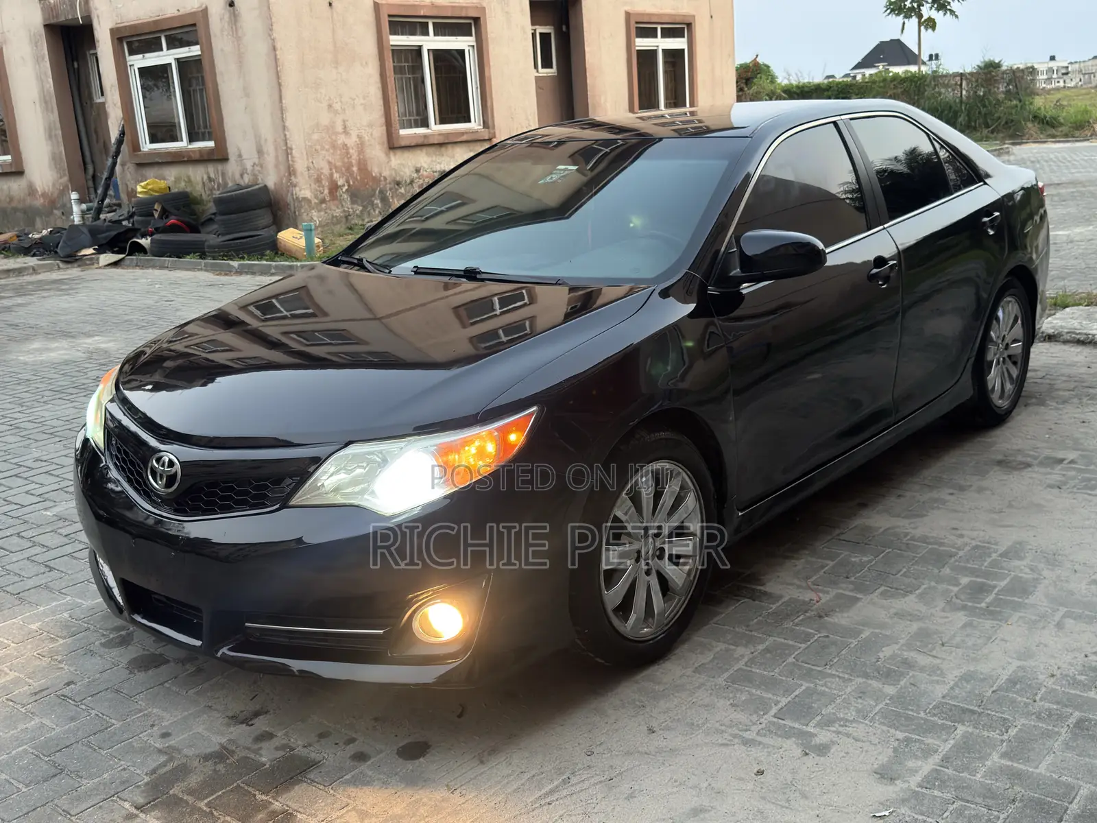 2014 Toyota Camry LE 4dr Sedan (2.5L 4cyl 6A)