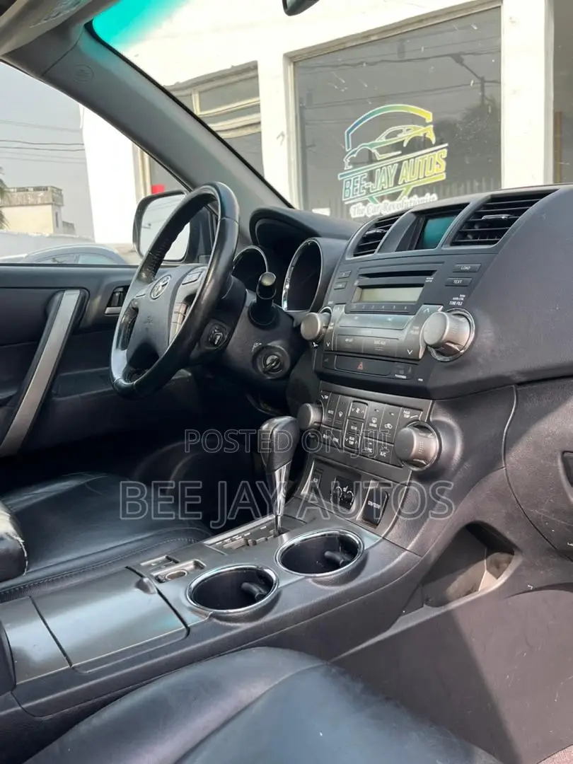 Toyota Highlander 2010 Gray