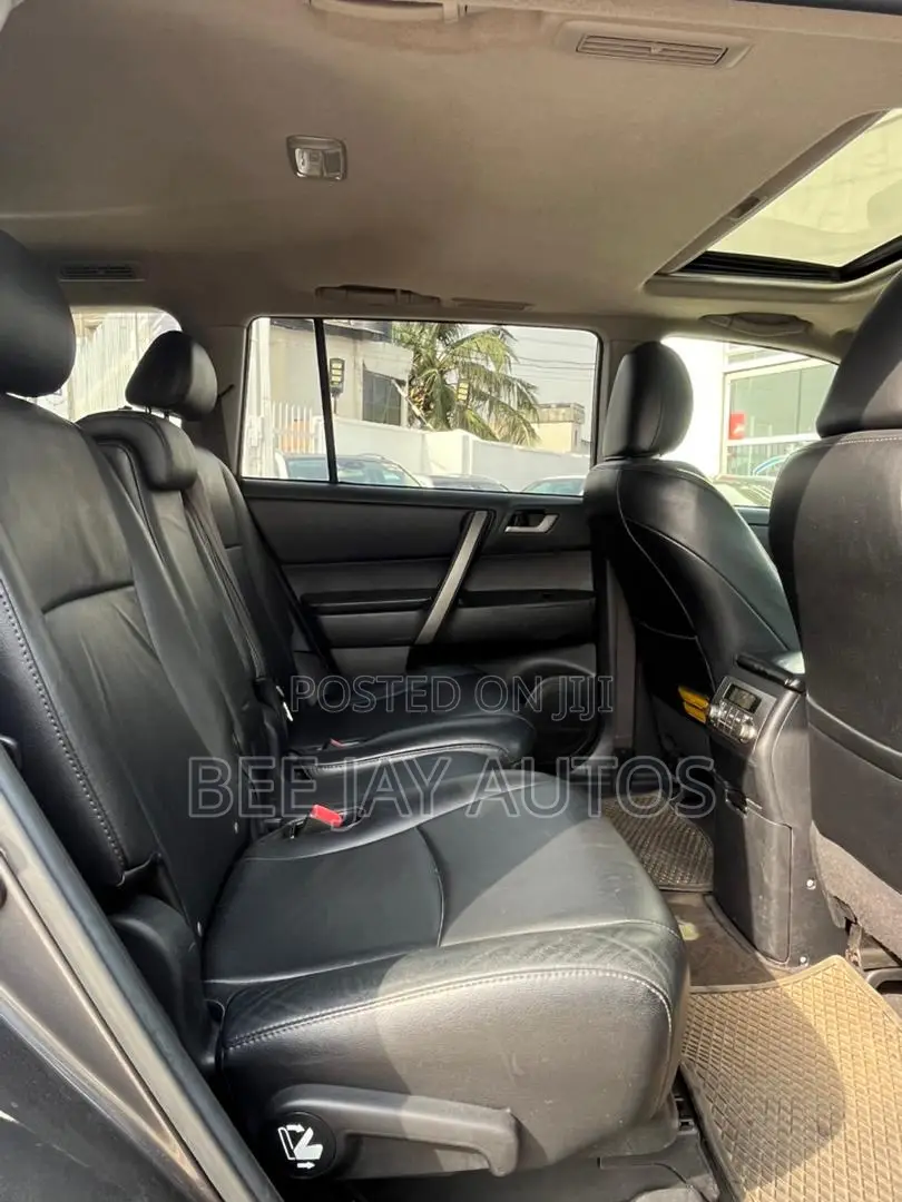 Toyota Highlander 2010 Gray