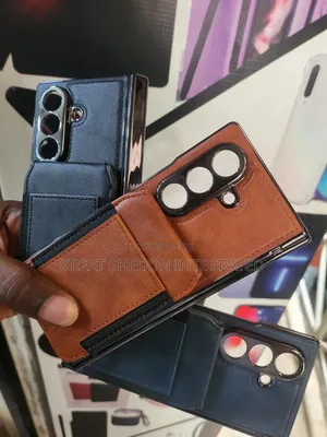 Fold 7 to 3 Leather Case With Magsafe Wallet
