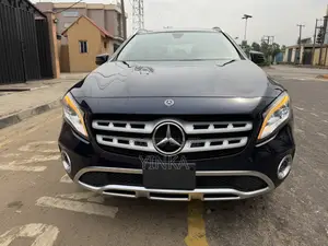 Mercedes-Benz GLA 250 2018 Blue