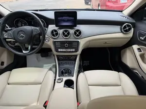 Mercedes-Benz GLA 250 2018 Blue
