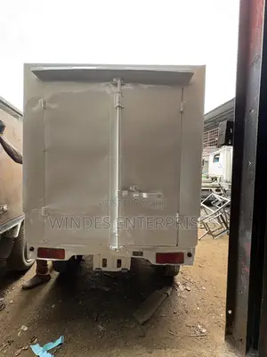 Suzuki Every Carry + Container Body