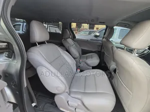 Toyota Sienna Limited 7 Passenger (3.5L 6cyl 8A) 2017 Silver