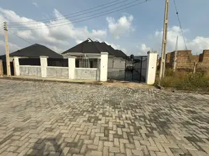 4bdrm Bungalow in City Park And Garden, Alakia for sale