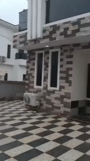 8bdrm Duplex in Nta Road , Port for sale