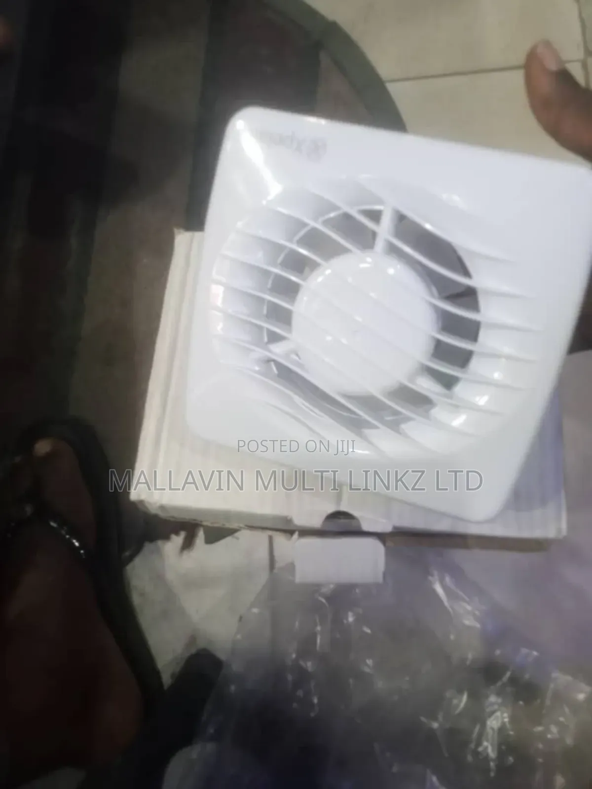Fan Extractor
