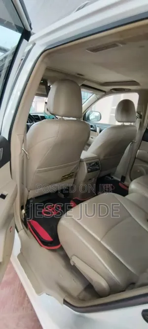 Toyota Highlander Limited 2010 White