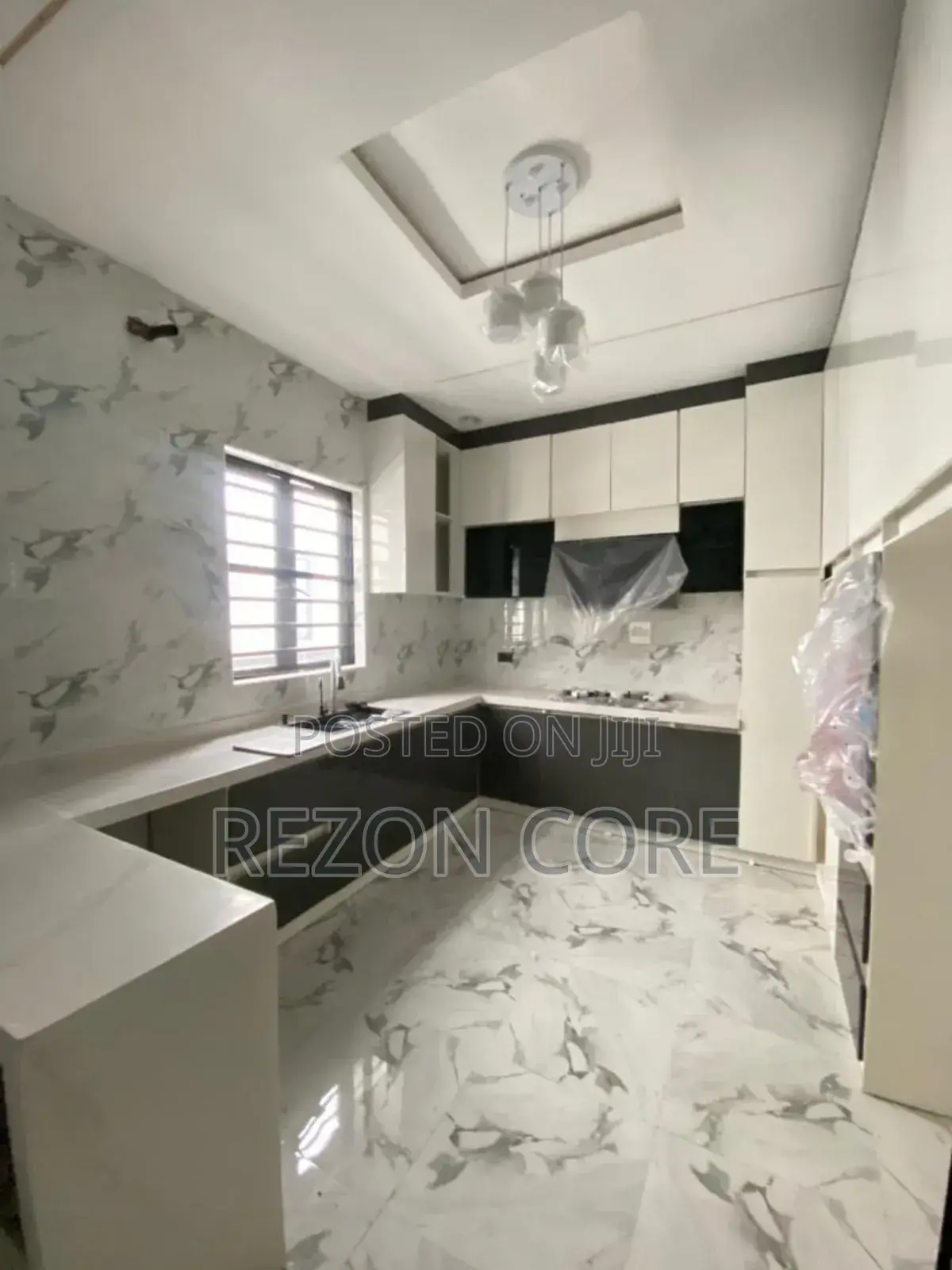4bdrm Duplex in Lekki Phase 2 for sale