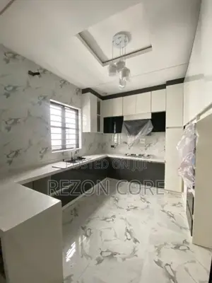 4bdrm Duplex in Lekki Phase 2 for sale