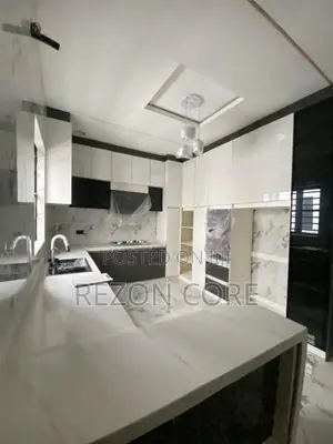 4bdrm Duplex in Lekki Phase 2 for sale