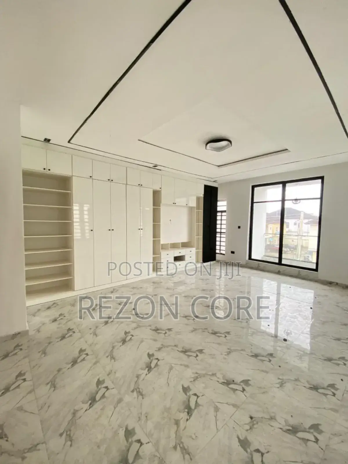 4bdrm Duplex in Lekki Phase 2 for sale