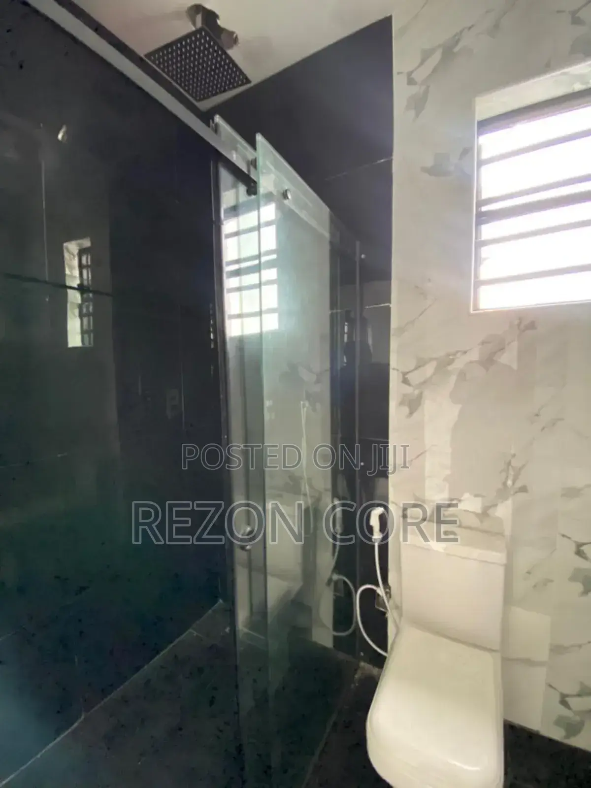 4bdrm Duplex in Lekki Phase 2 for sale