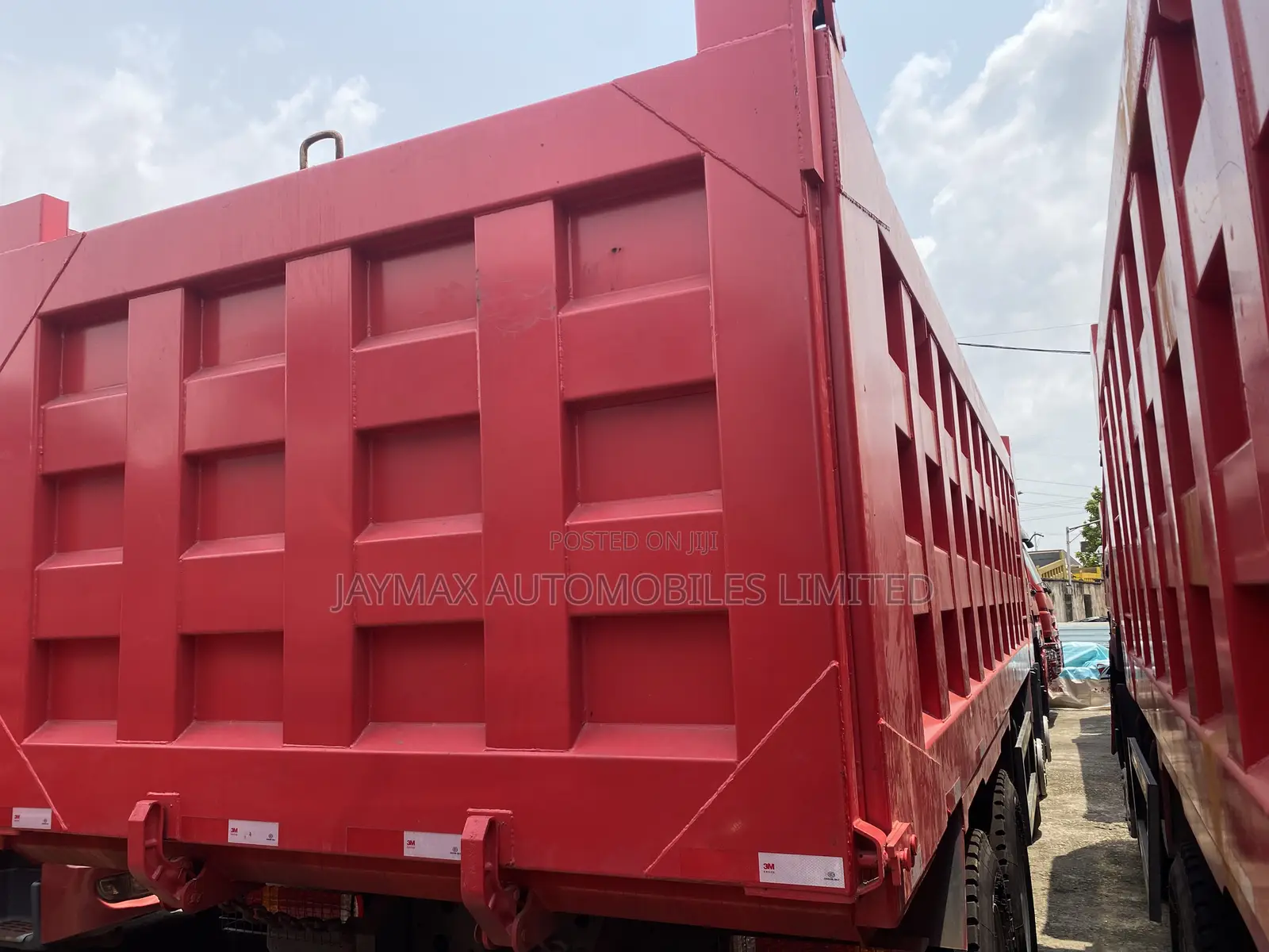 CNHTC Howo 2018 Red