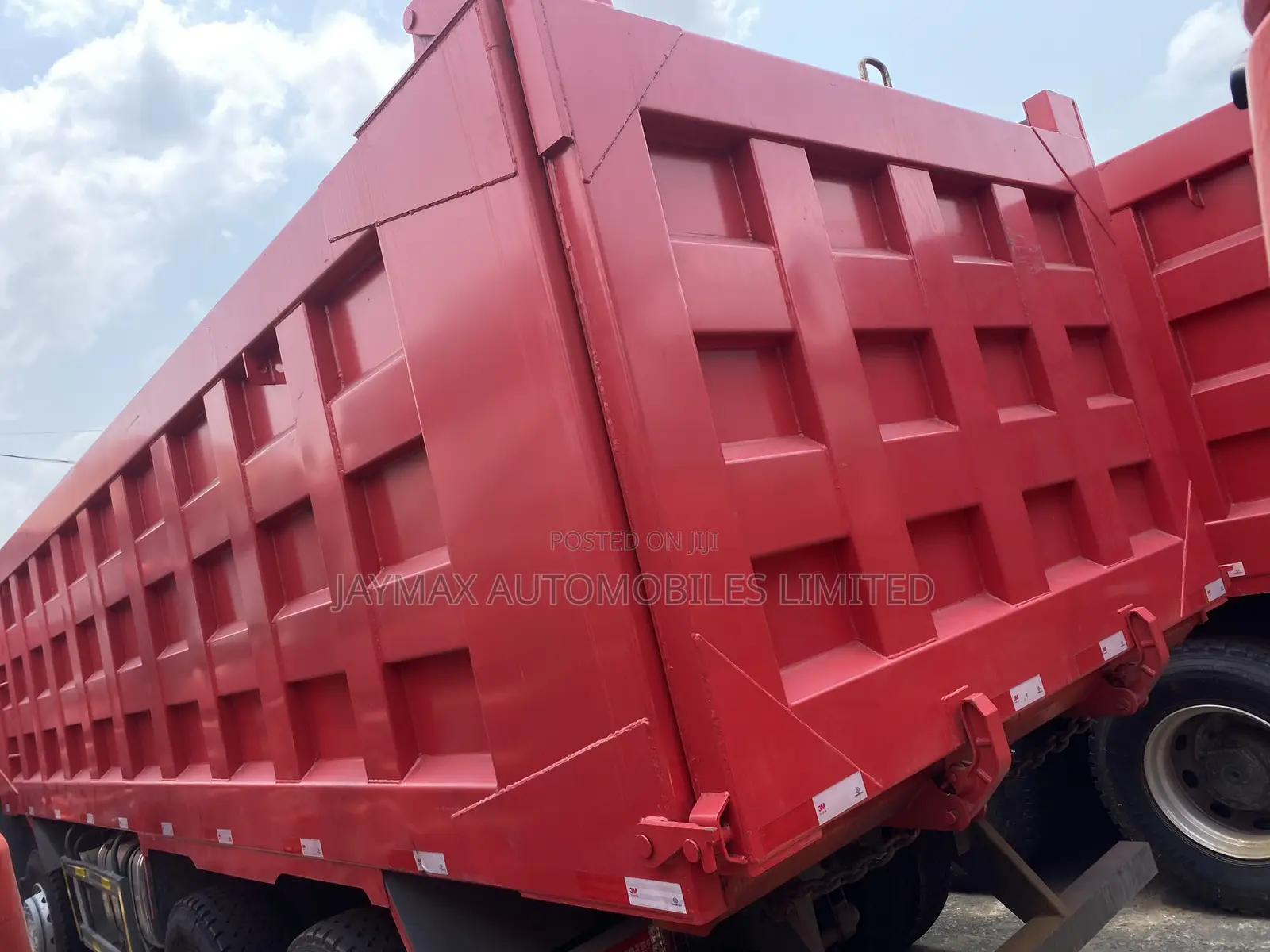 CNHTC Howo 2018 Red