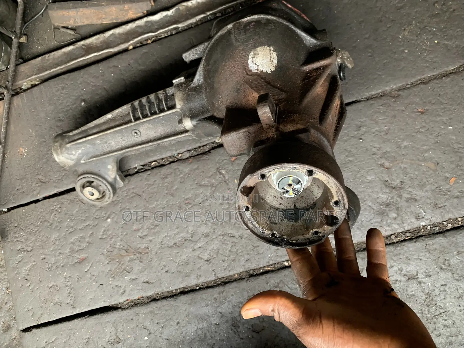 Front Axle Jeep Commander