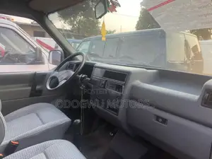 Volkswagen Transporter 2002 Orange