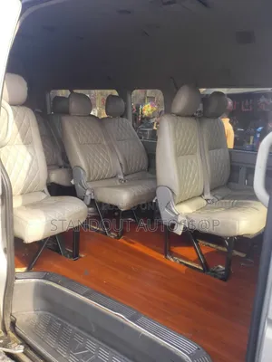 Toyota HiAce 2014 Silver
