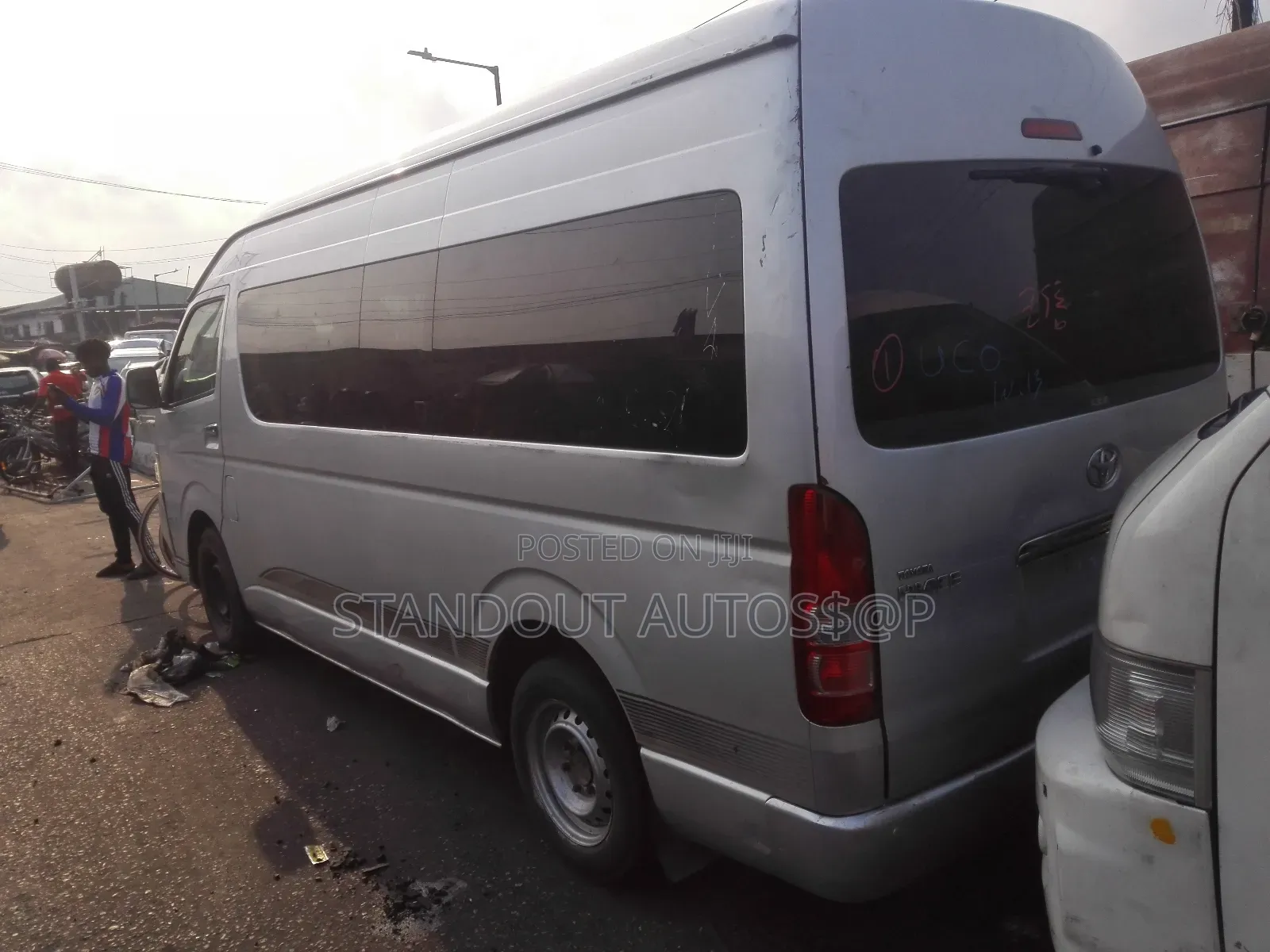 Toyota HiAce 2014 Silver