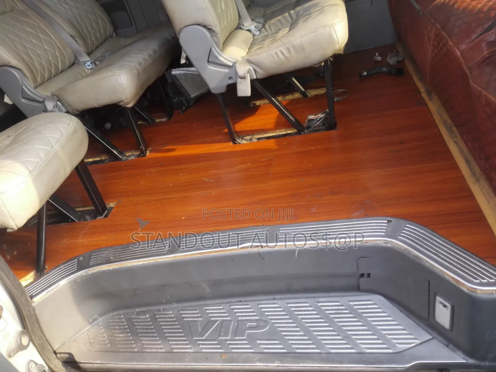 Toyota HiAce 2014 Silver