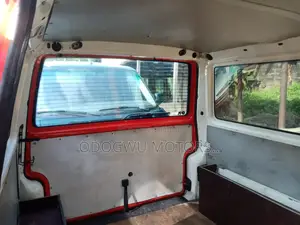 Volkswagen Transporter 2002 Red