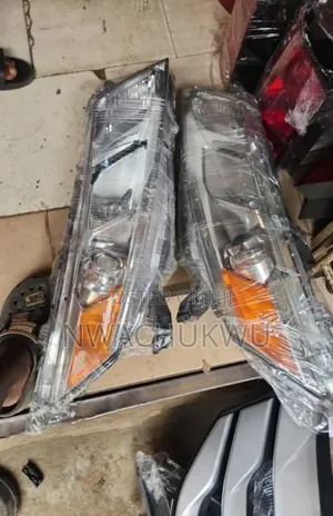 Honda Crosstour 010 Head Light