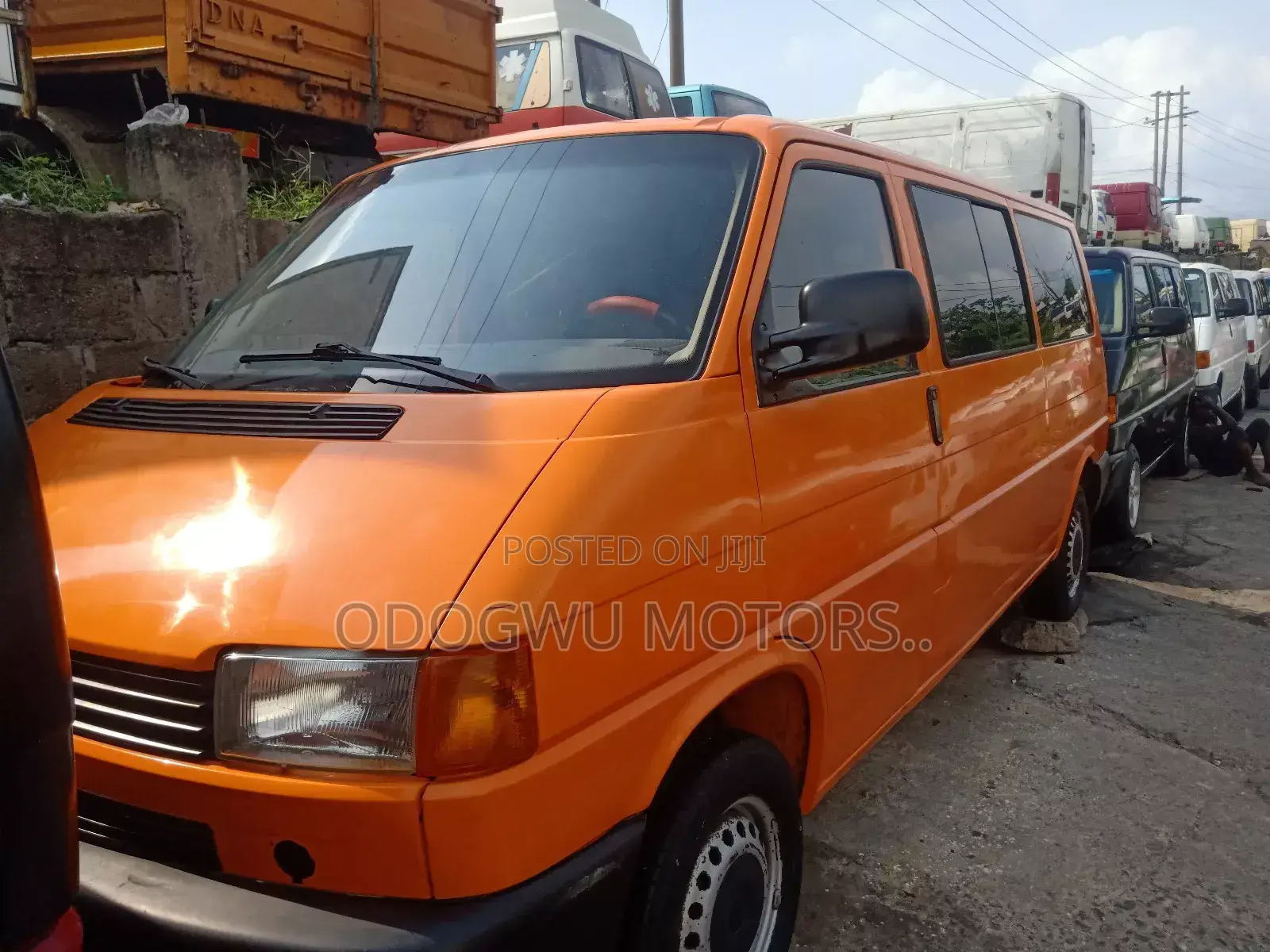 Volkswagen Transporter 2002 Orange
